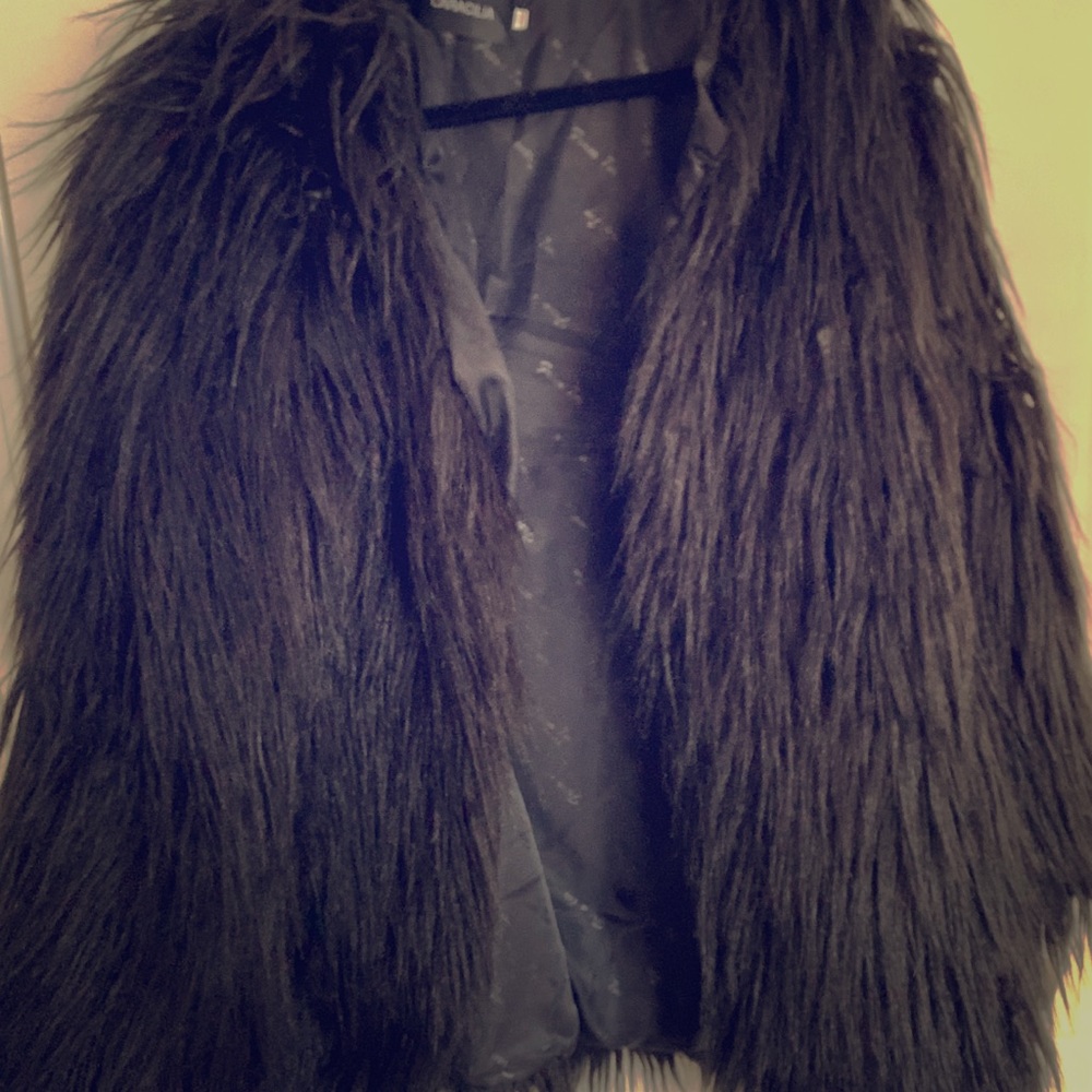 Black faux fur coat - sz XL